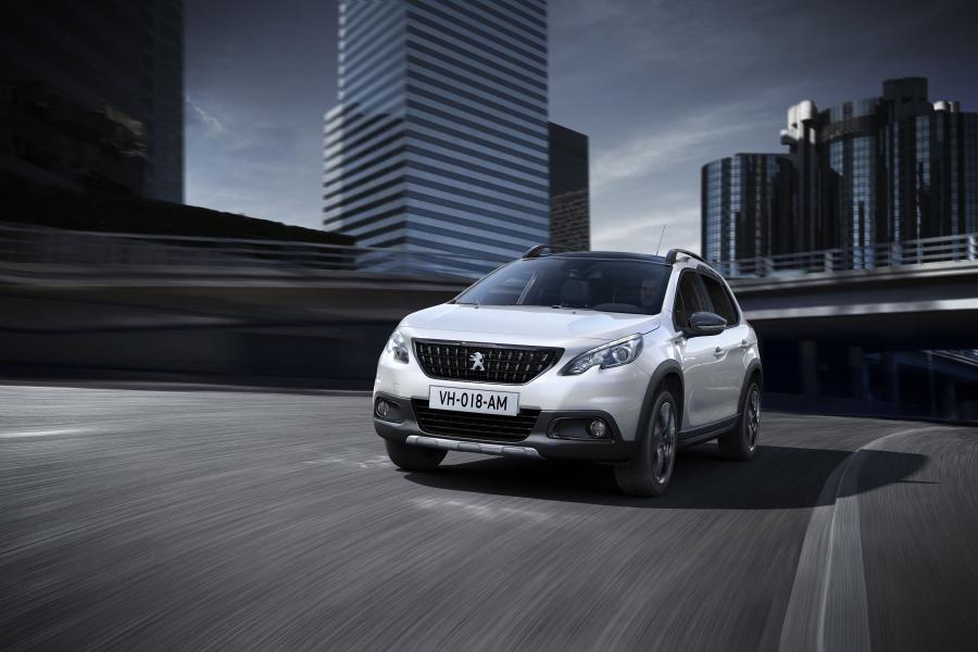  Peugeot 2008 GT Line 2016 года  (фото 15 из 42)